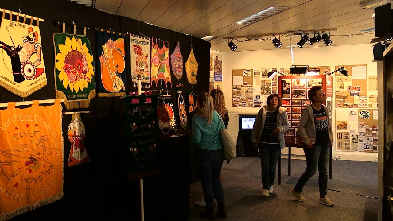 De voorstelling trekt veel bekijks.