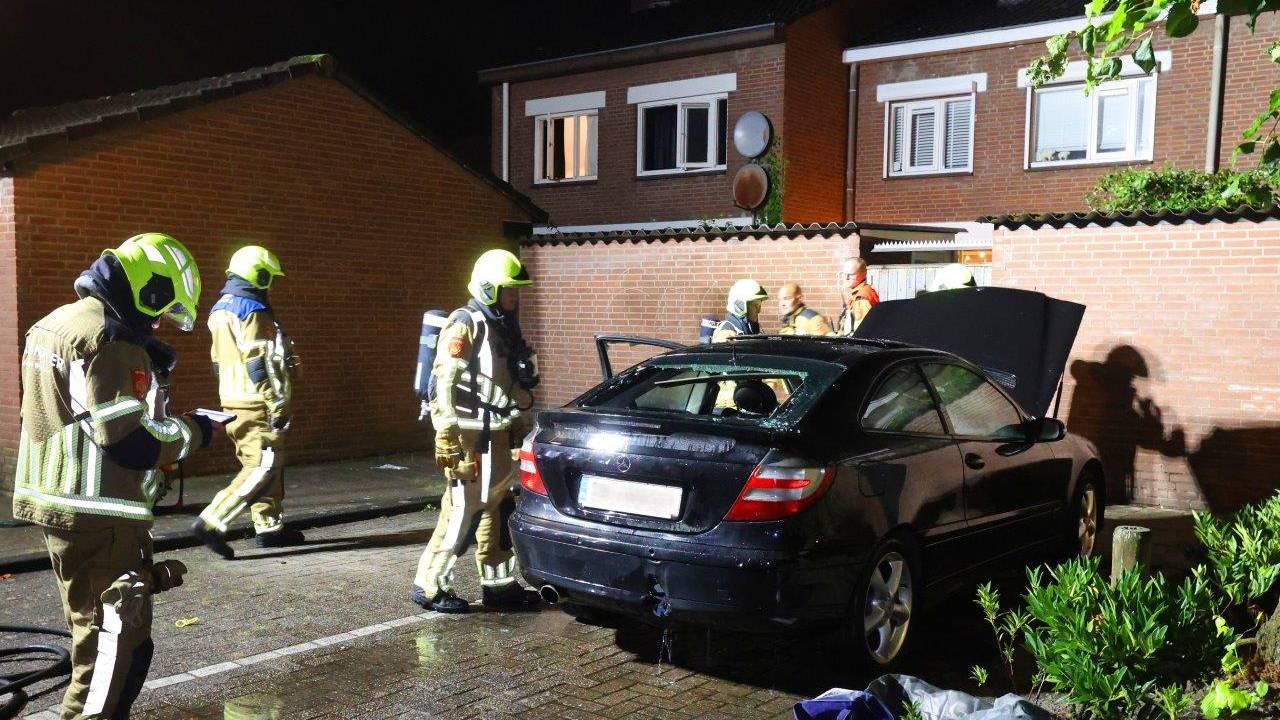 De brandweer wist het vuur snel te blussen (foto: Bart Meesters/Meesters Multi Media/SQ Vision).