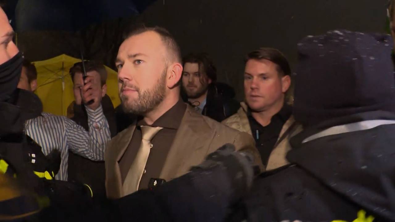 Tom de Wal bij zijn arrestatie (Foto: Rogier van Son).