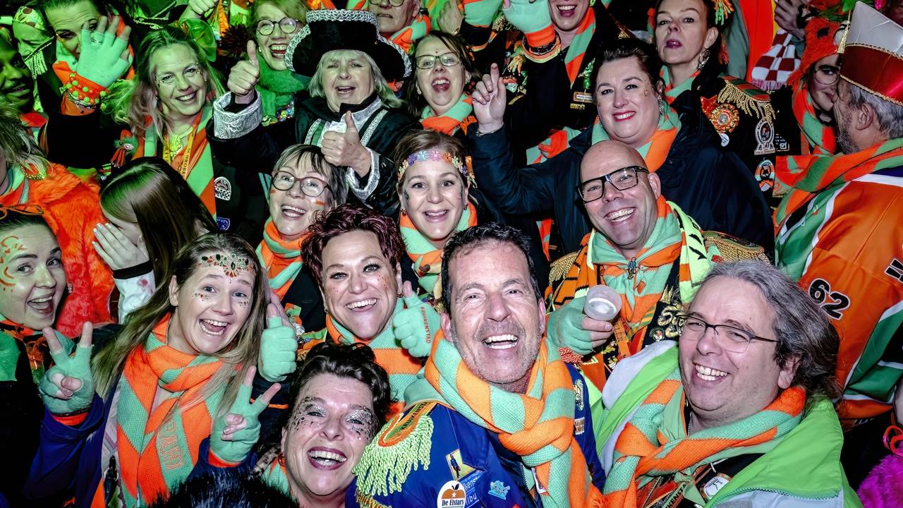 In Kruikenstad wordt op 11-11 flink gezongen op de Heuvel (foto: EYE4images).