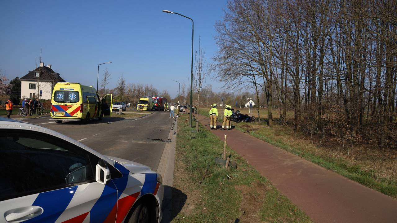 Bij het ongeluk in Veghel zouden twee auto's betrokken zijn (foto: Kevin Kanters/SQ Vision).