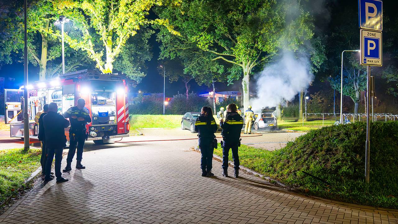  Hoe de brand aan de Nelson Mandelaboulevard in Oss kon ontstaan, wordt onderzocht (foto: Gabor Heeres/SQ Vision). 