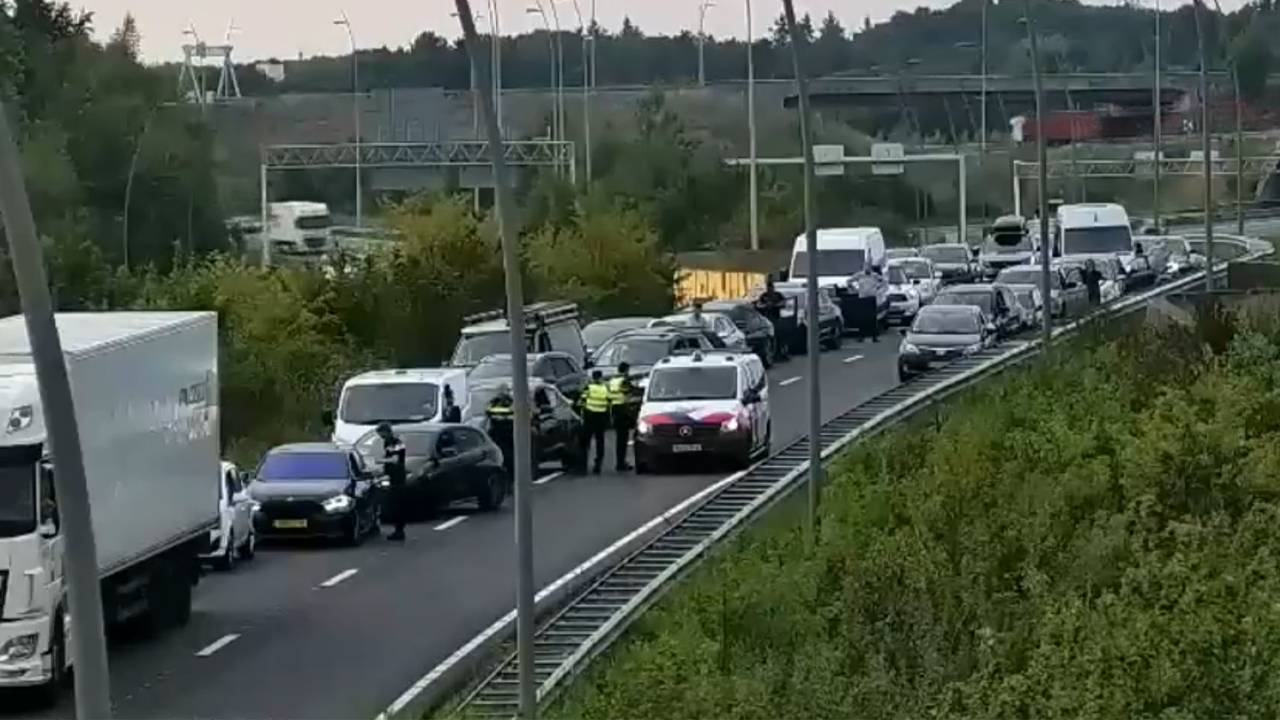 Tientallen bestuurders kregen een boete toen ze toch de N2 opreden (foto: Rijkswaterstaat).