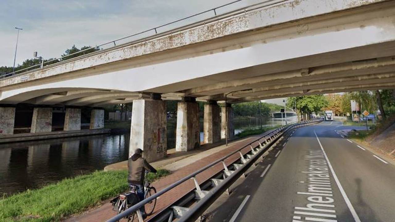 De Oosterhoutse Brug bij Oosterhout (Foto: Google Maps).