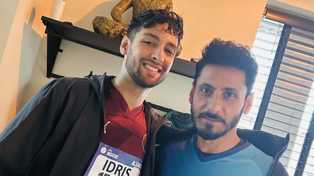Idris en Fahim lopen de halve marathon.