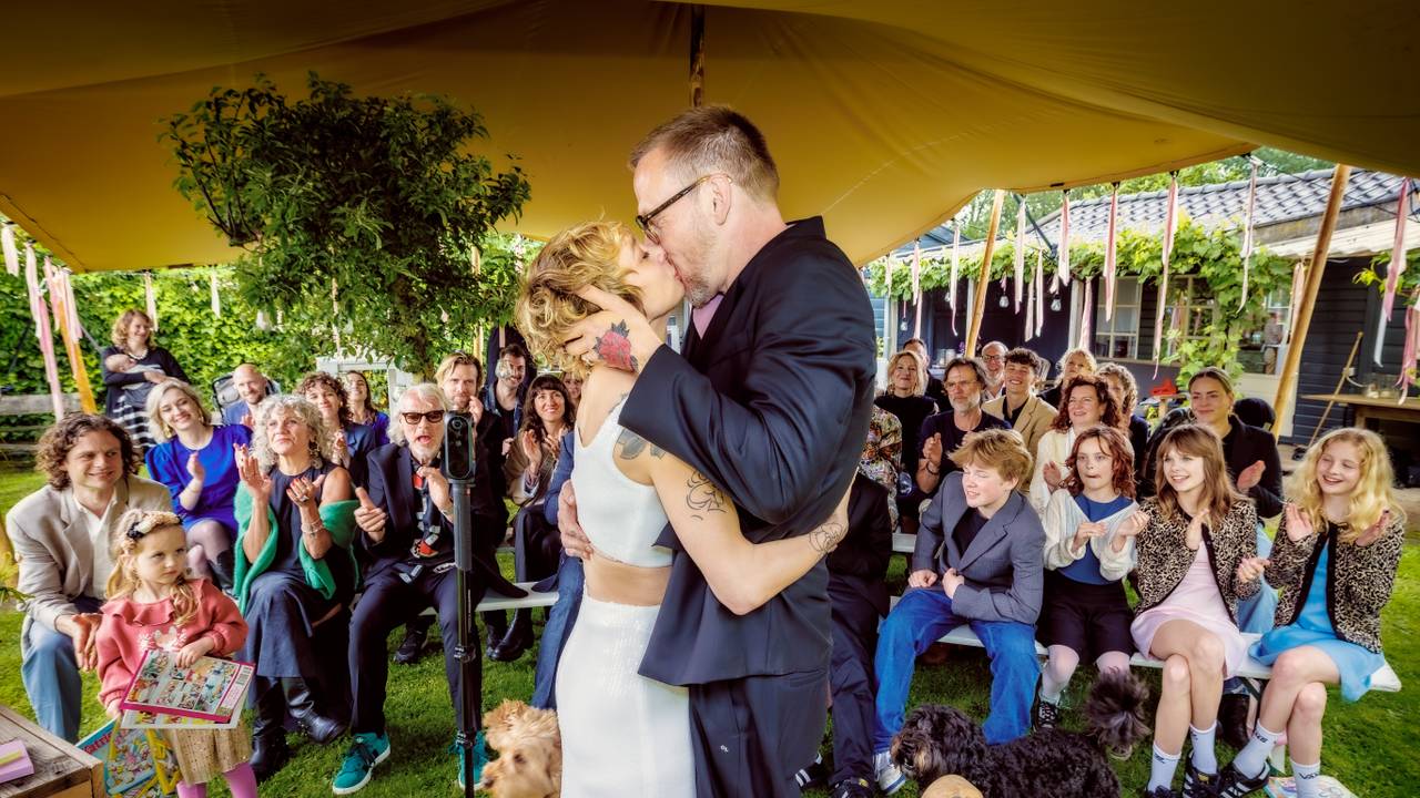 Krezip singer Jacqueline Govaert marries Ivo after 25 years: ‘Lastly’