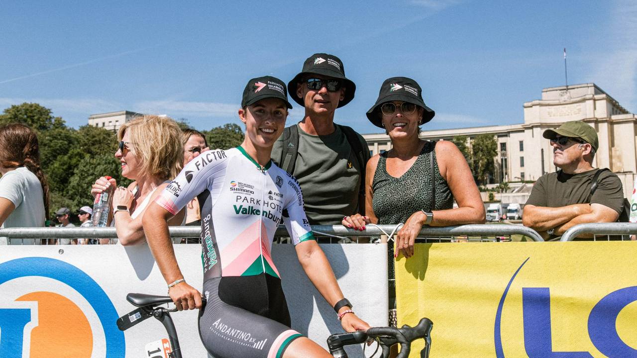 Vader en moeder Gerritse reizen hun dochter overal achterna (foto: Frank Gerritse).