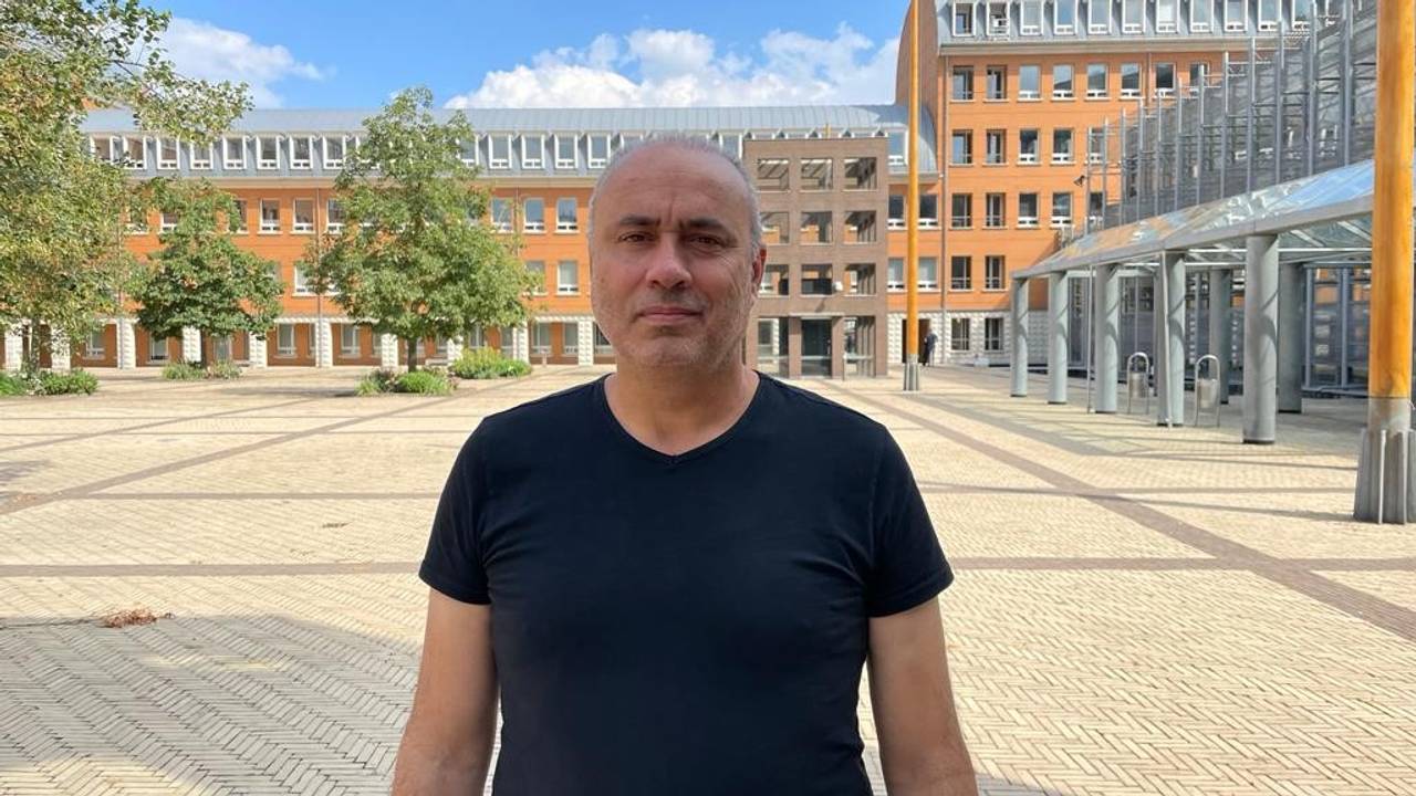 Salim Sert bij de rechtbank in Den Bosch.