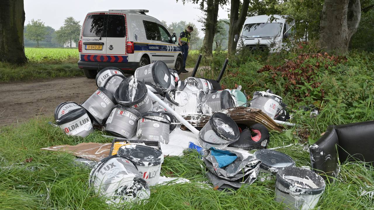 Een wandelaar vond de emmers in Breda (foto: Perry Roovers/SQ Vision).