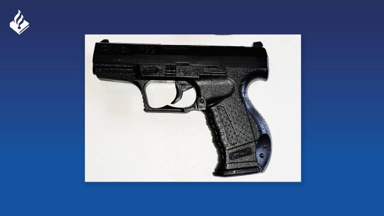 Het in beslag genomen nepwapen (foto: politie)