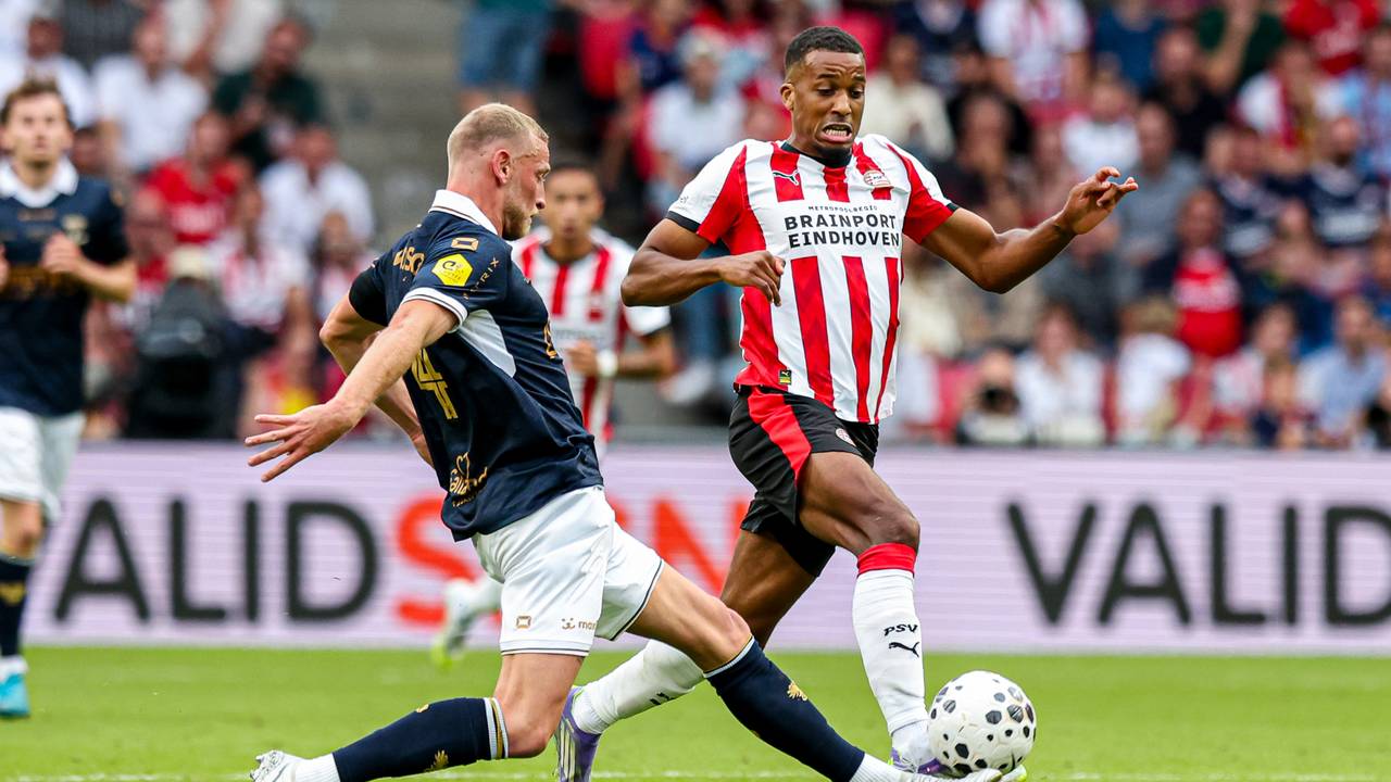 Alassane Pléa kreeg een basisplaats bij PSV (foto: Orange Pictures).