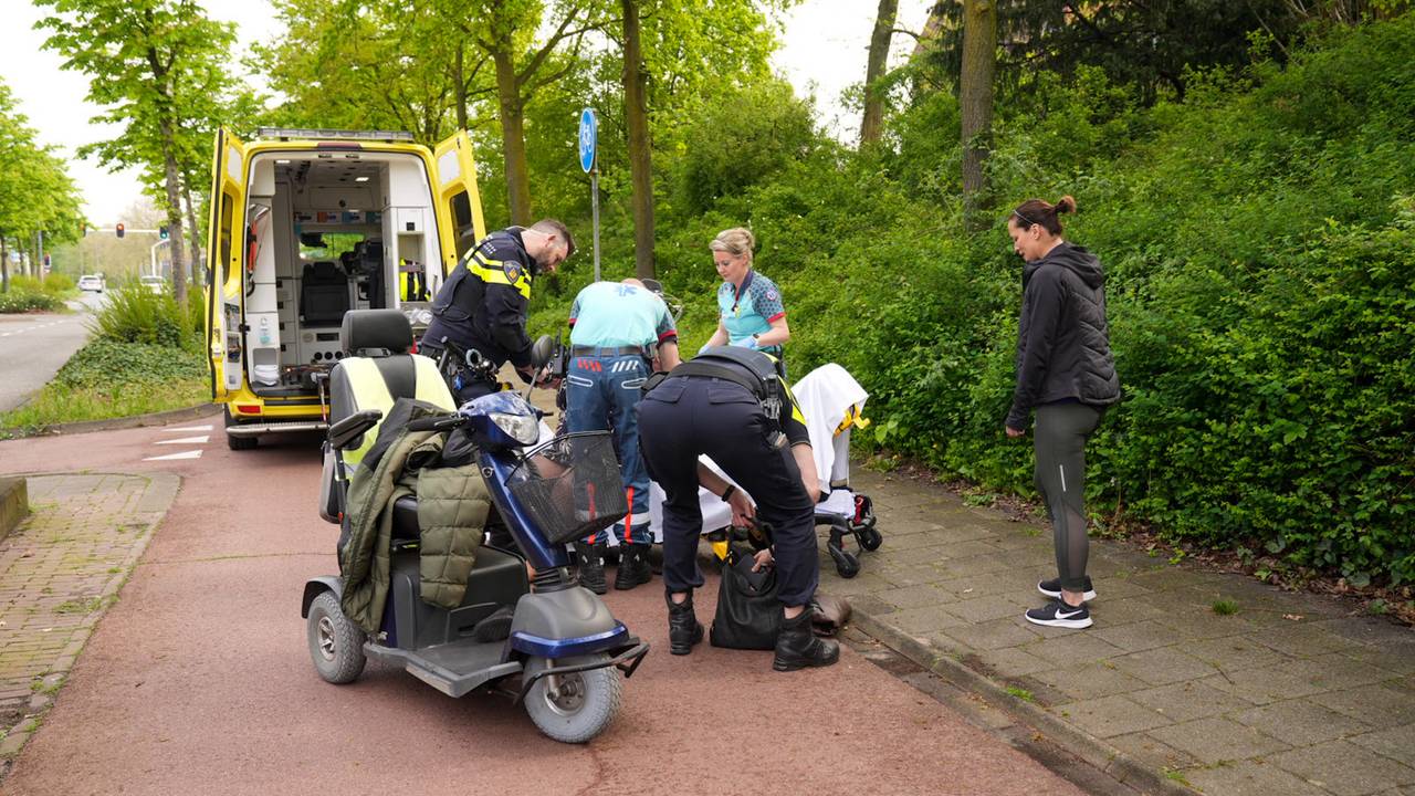 Het slachtoffer is naar een ziekenhuis gebracht (foto: Harrie Grijseels/SQ Vision).