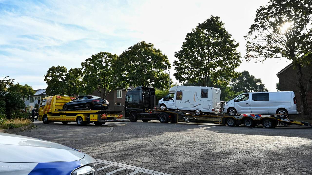 Inval politie: vijf auto's in beslag genomen en één aanhouding