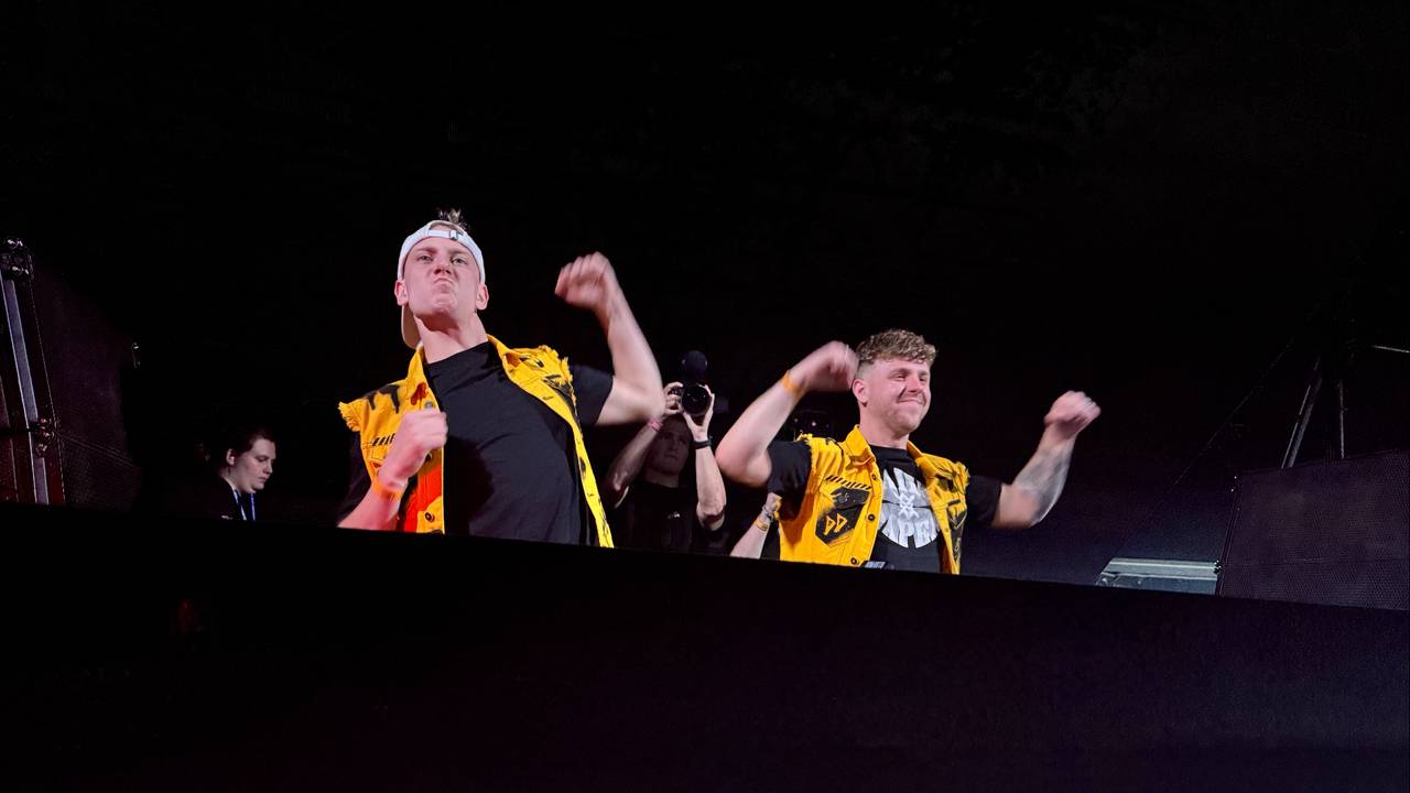 Thijs (links) en Jesper (rechts) staan het voor het eerst op Paaspop in hun eigen dorp (foto: Omroep Brabant).