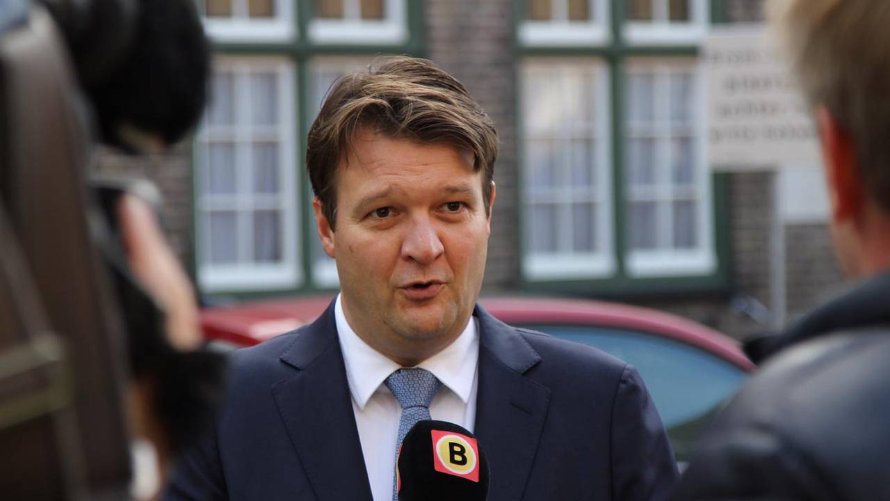 Burgemeester Han van Midden.