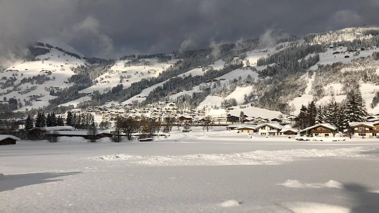 De sneeuw in Tirol bij de familie van de Kasteele.