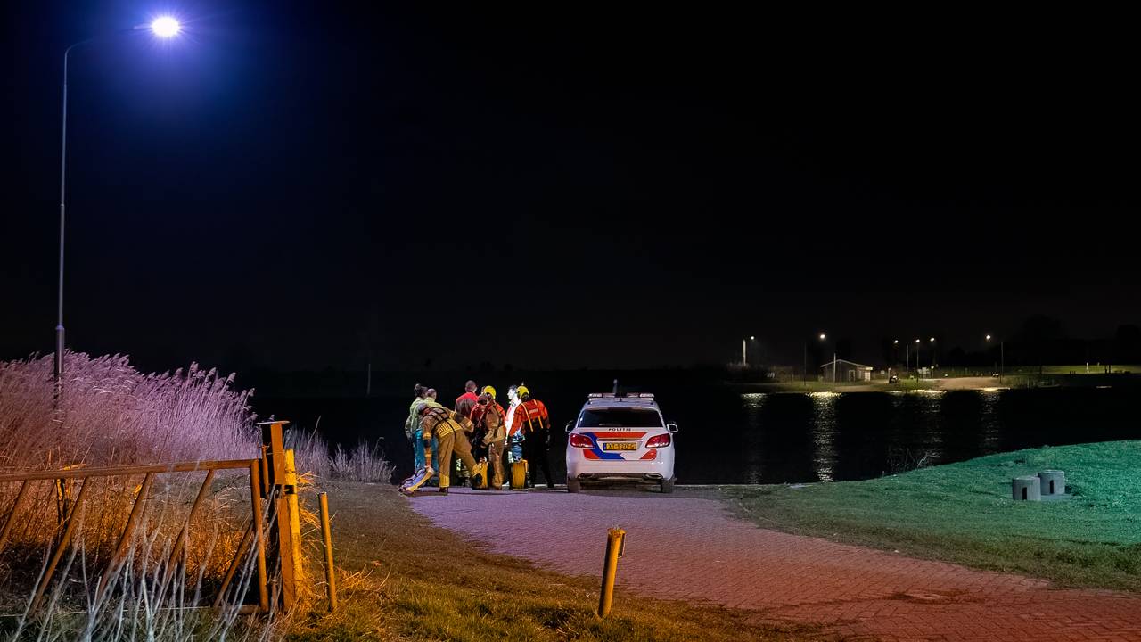 zoektocht naar man in water Waalwijk • fikse schade na ongeluk.