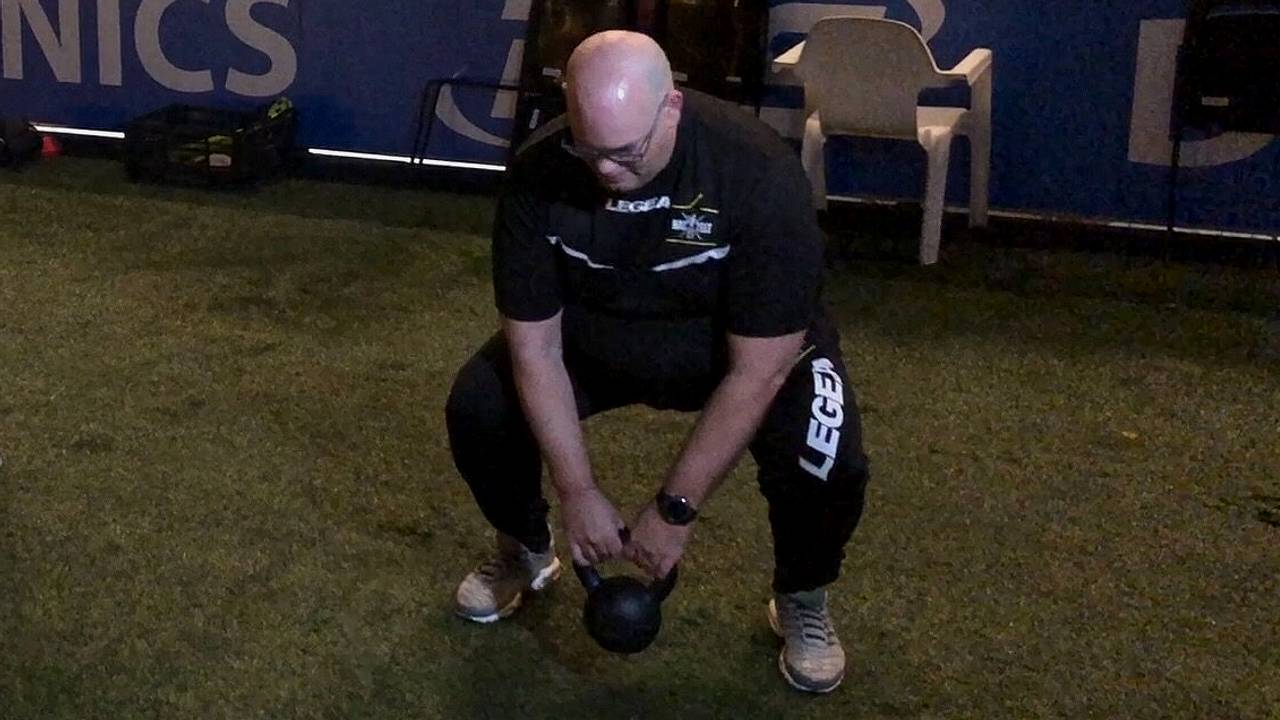 NAC-supporters trainen en blijven fit in het Rat Verlegh Stadion. 