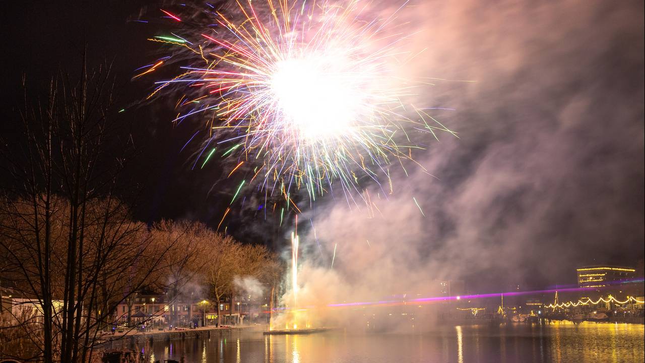 Postponed Fireworks Shows in Tilburg Draw Crowds of All Ages