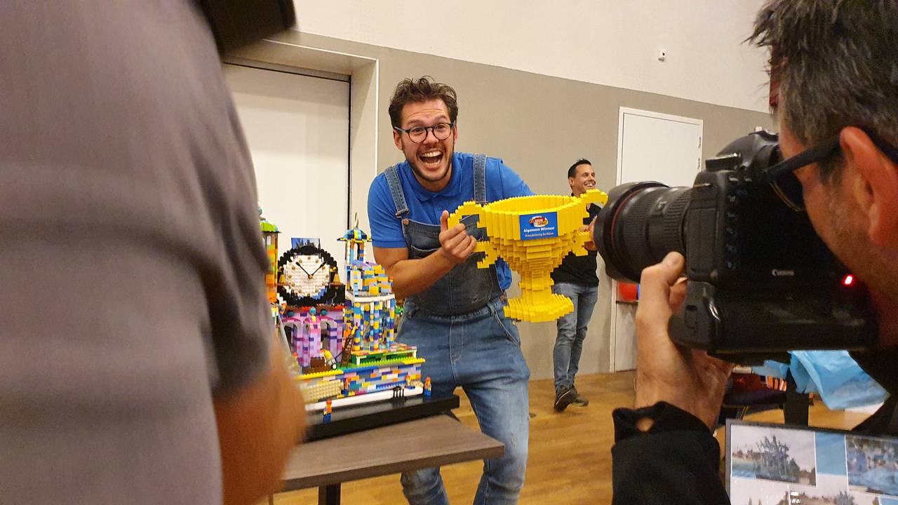 Vriendenkring De Rijten wint de Legoparade.