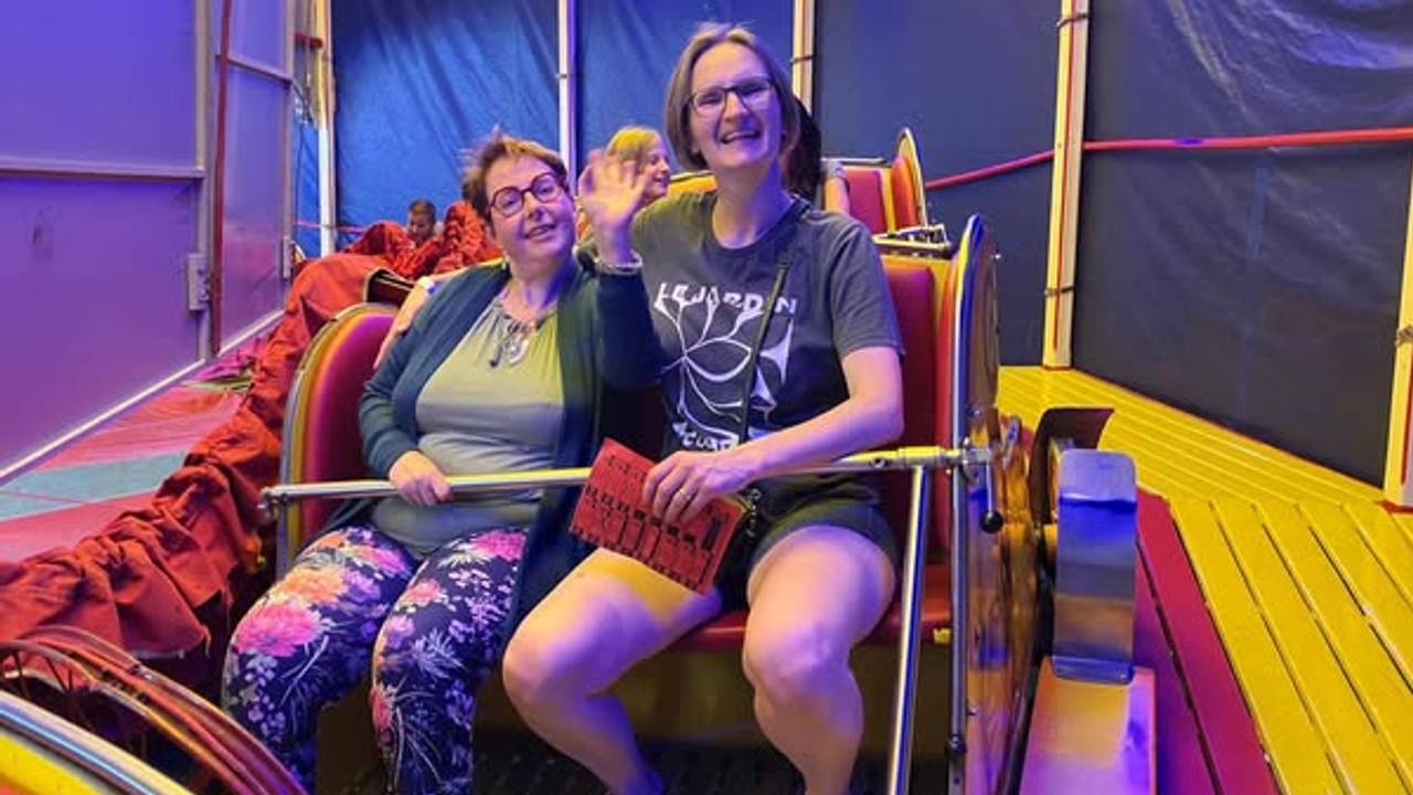 Gezellig samen in de attracties (foto: Facebook Yvonne de Leeuw).