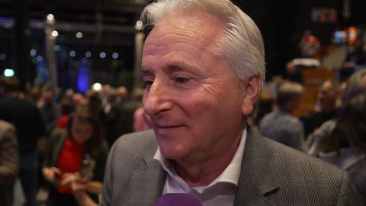 Hans Smolders bij de uitslag van de gemeenteraadsverkiezingen in Tilburg (foto: Omroep Tilburg)