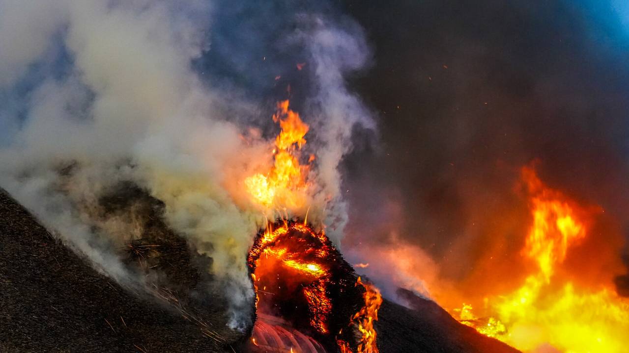 De vlammenzee was groot (foto: Dave Hendriks/SQ Vision).