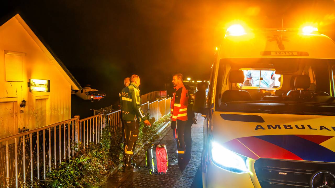 De man werd gevonden op de straat Hulst in Geldrop (foto: Dave Hendriks/SQ Vision).