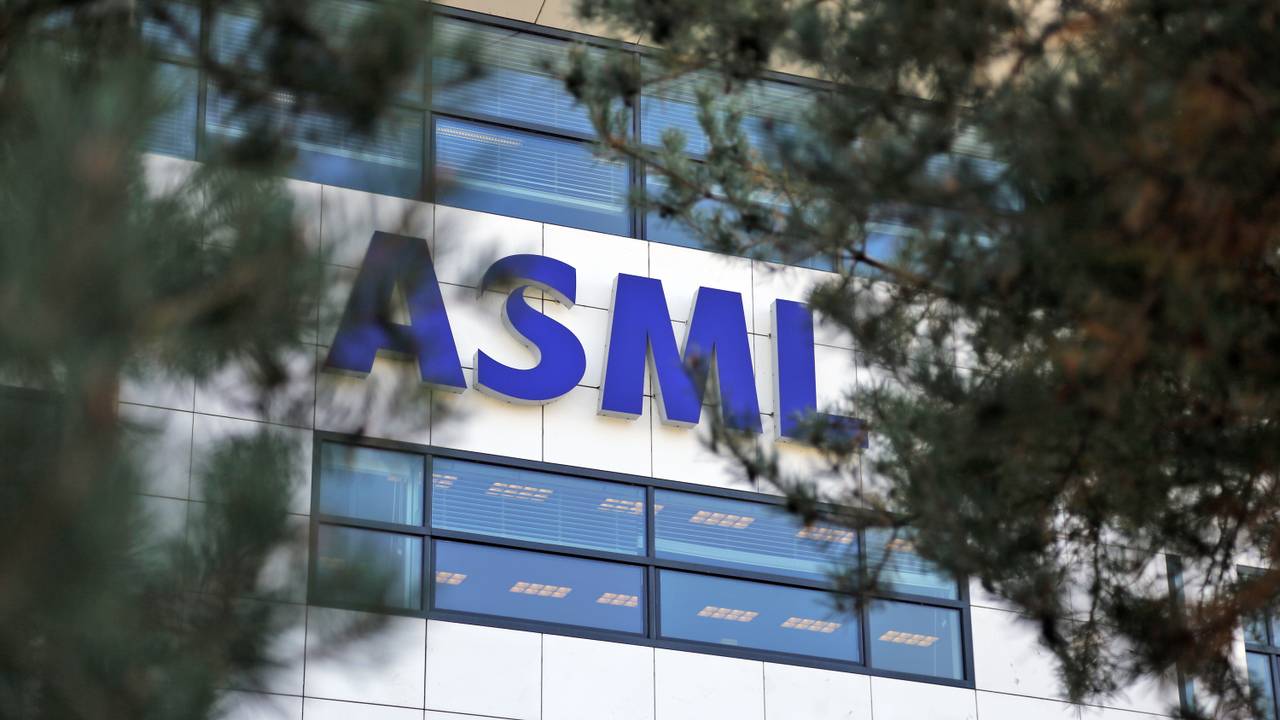 ASML wants to help pay for new homes and roads in the Eindhoven region