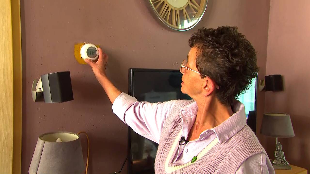 De verwarming staat bij Hanny in de winter op 5 graden om bevriezing te voorkomen.