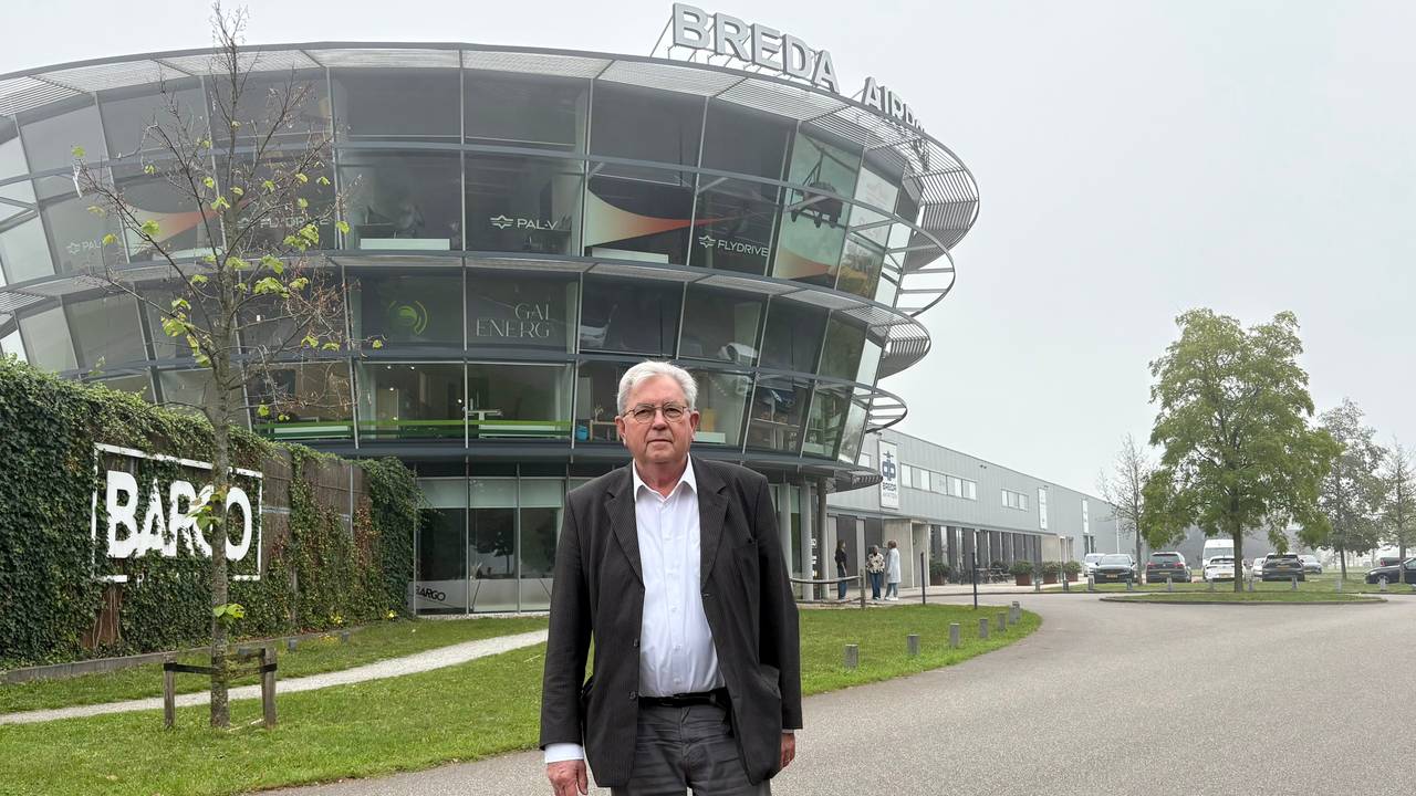 Directeur Jan Voeten bij Breda International Airport