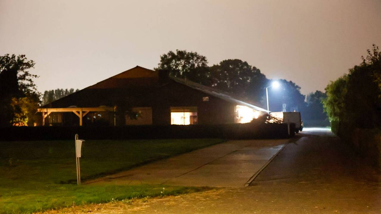De woning die bezoek kreeg van gemaskerde mannen (foto: Addy Smits/Persbureau Heitink).
