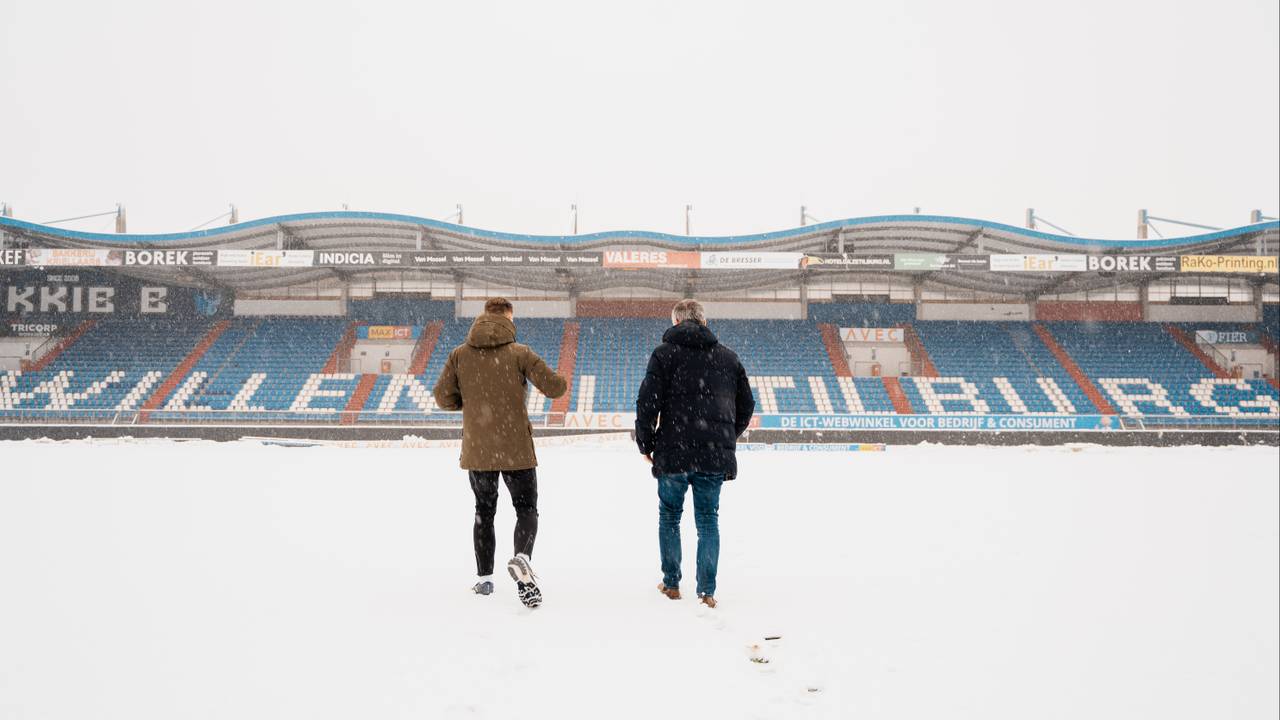 Voetbalveld is sneeuwtapijt: Willem II - FC Eindhoven afgelast - Omroep  Brabant