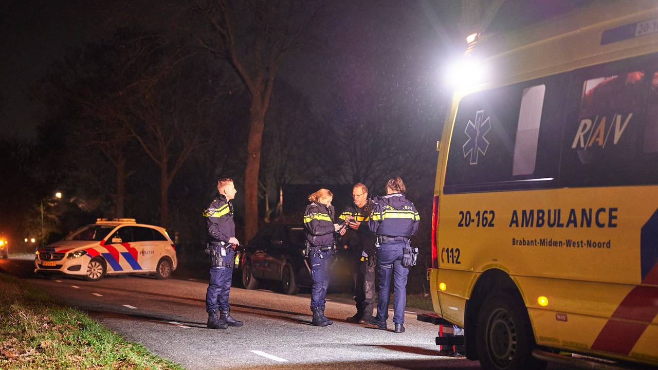 Vacant House Fire in Boxmeer: Firefighters Battle Blaze on Burgemeester Verkuijlstraat