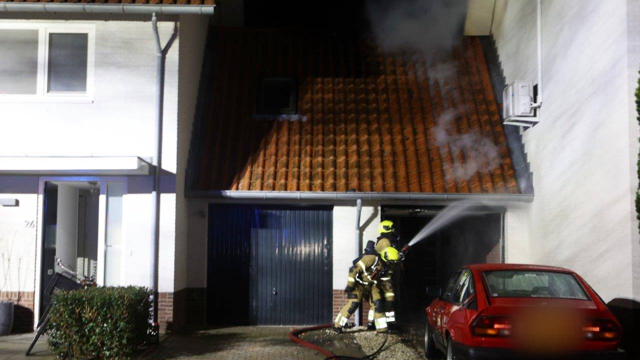 De brand was fel (foto: Bart Meesters/Meesters Multi Media/SQ Vision Mediaproduktie).