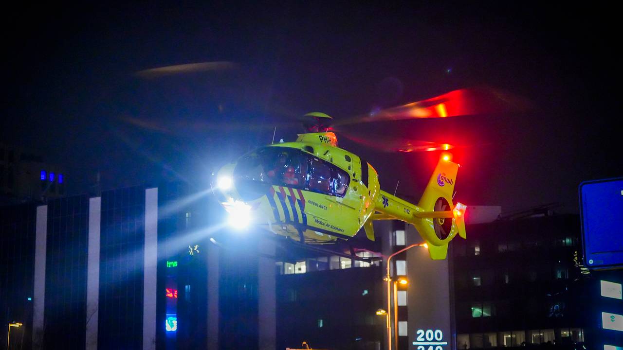 Man overleden na ernstig ongeluk op A67, vier mensen nog in ziekenhuis.