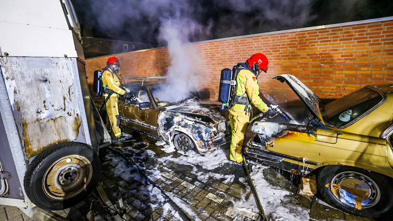 Een recente autobrand in Eindhoven (foto: Sem van Rijssel/SQ Vision).