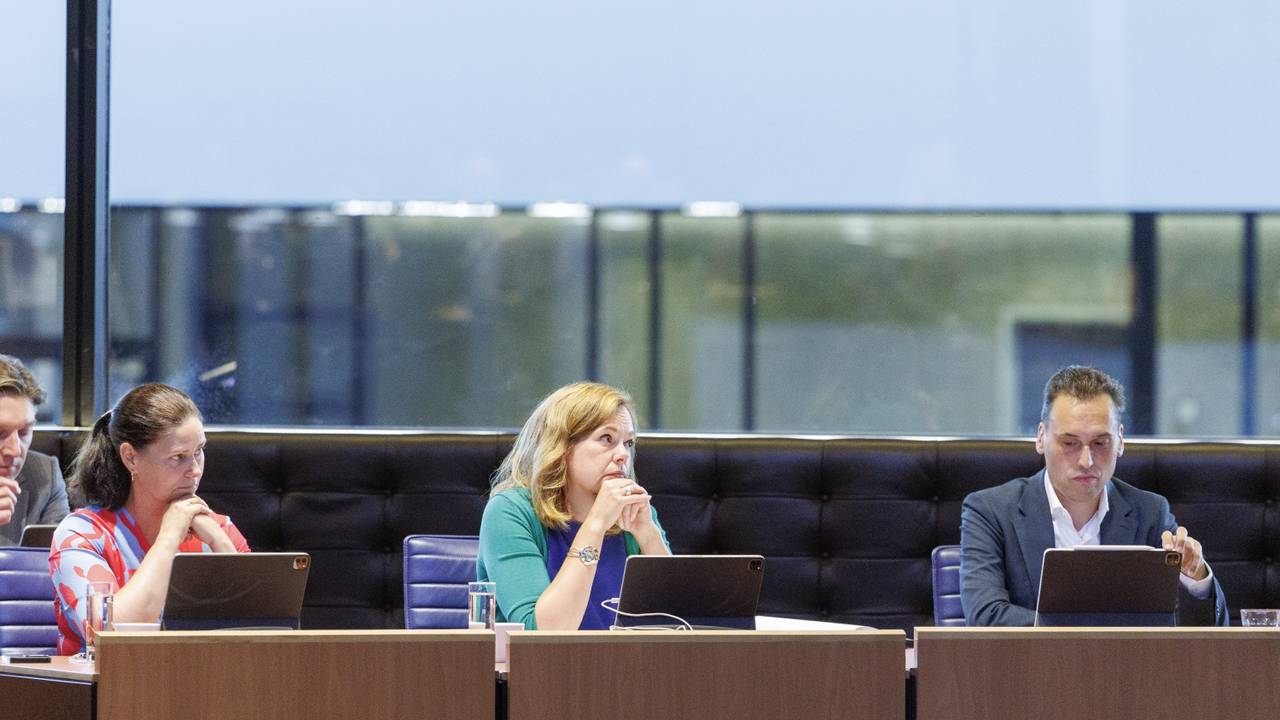 Gedeputeerde Saskia Boeleman (D66) tijdens het debat over het intrekken van de vergunningen van vijf pluimveehouders (foto: SEM VAN DER WAL/ANP)
