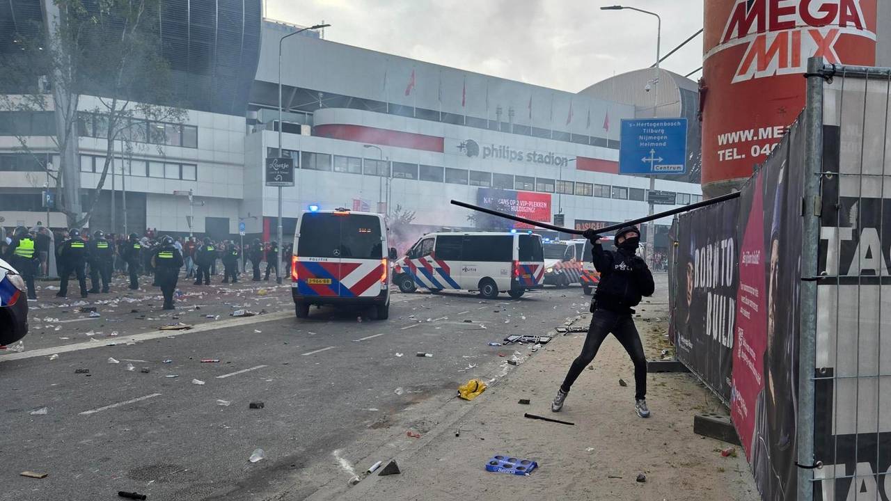 Relschoppers PSV-kampioenschap melden zich nadat politie foto verspreidt