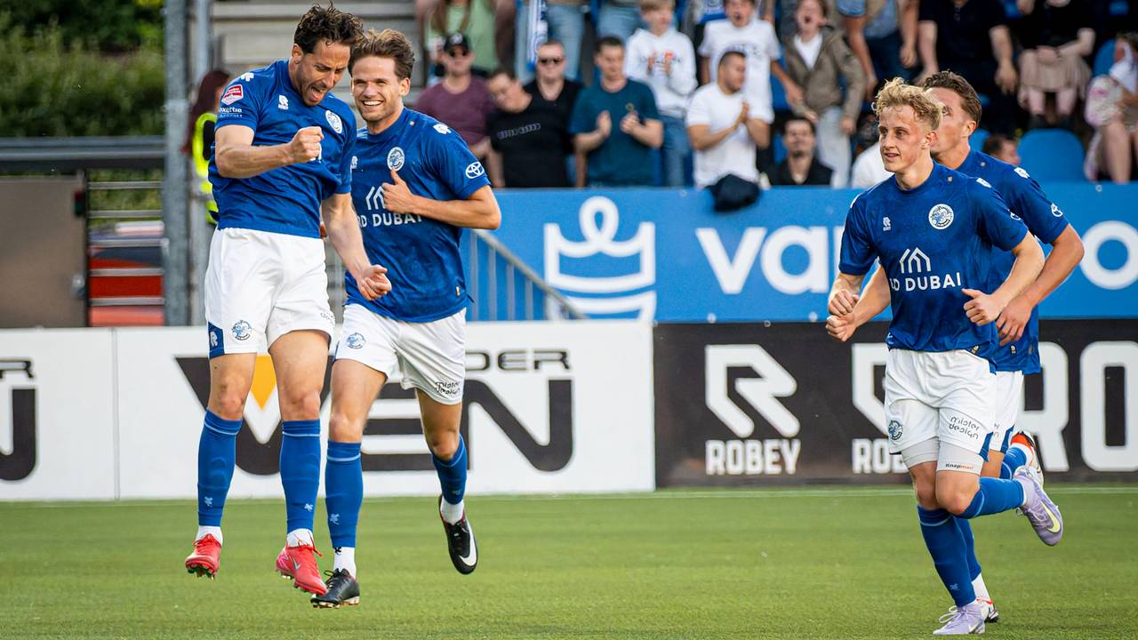 Konstantinos Doumtsios schoot FC Den Bosch op voorsprong tegen SC Cambuur (foto: Orange Pictures).