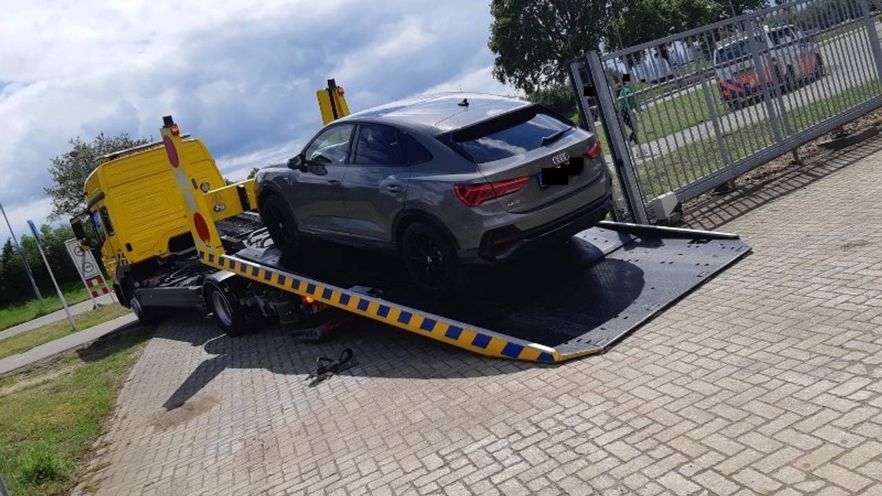 Ook deze peperdure Audi werd meegenomen (Foto: Politie).