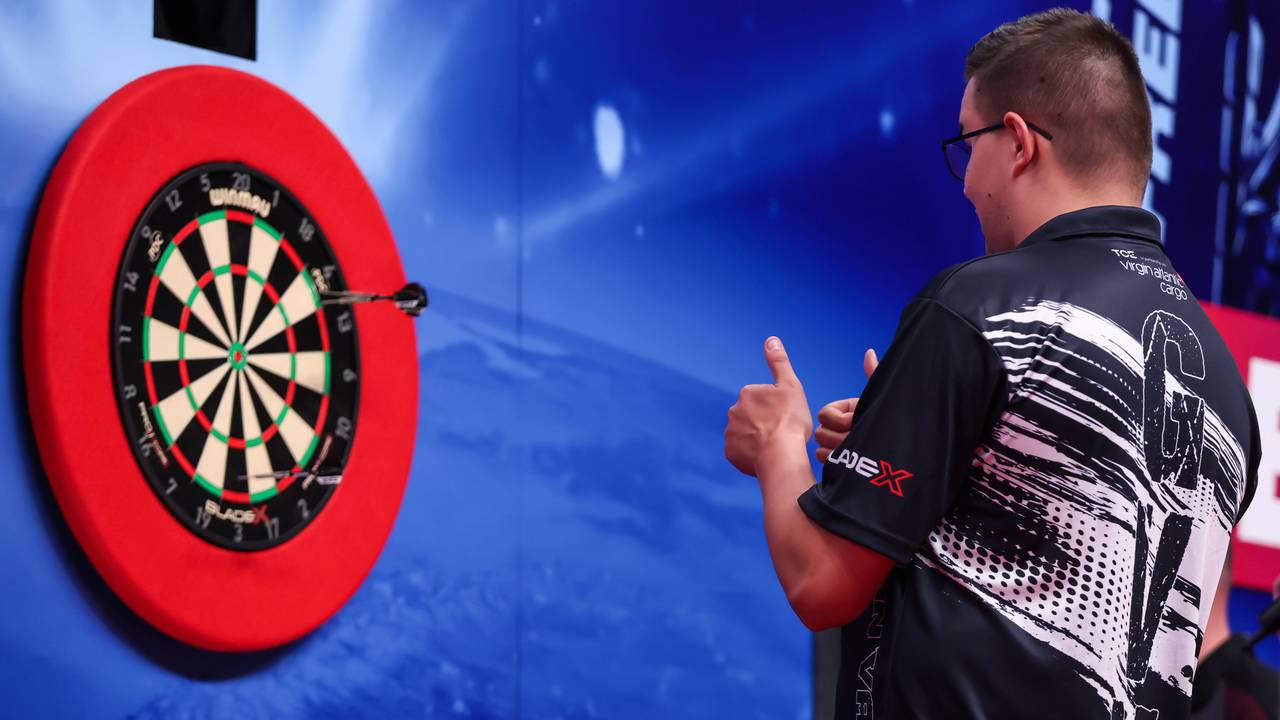 Het uitgooien redde Gian van Veen (foto: Taylor Lanning/PDC).