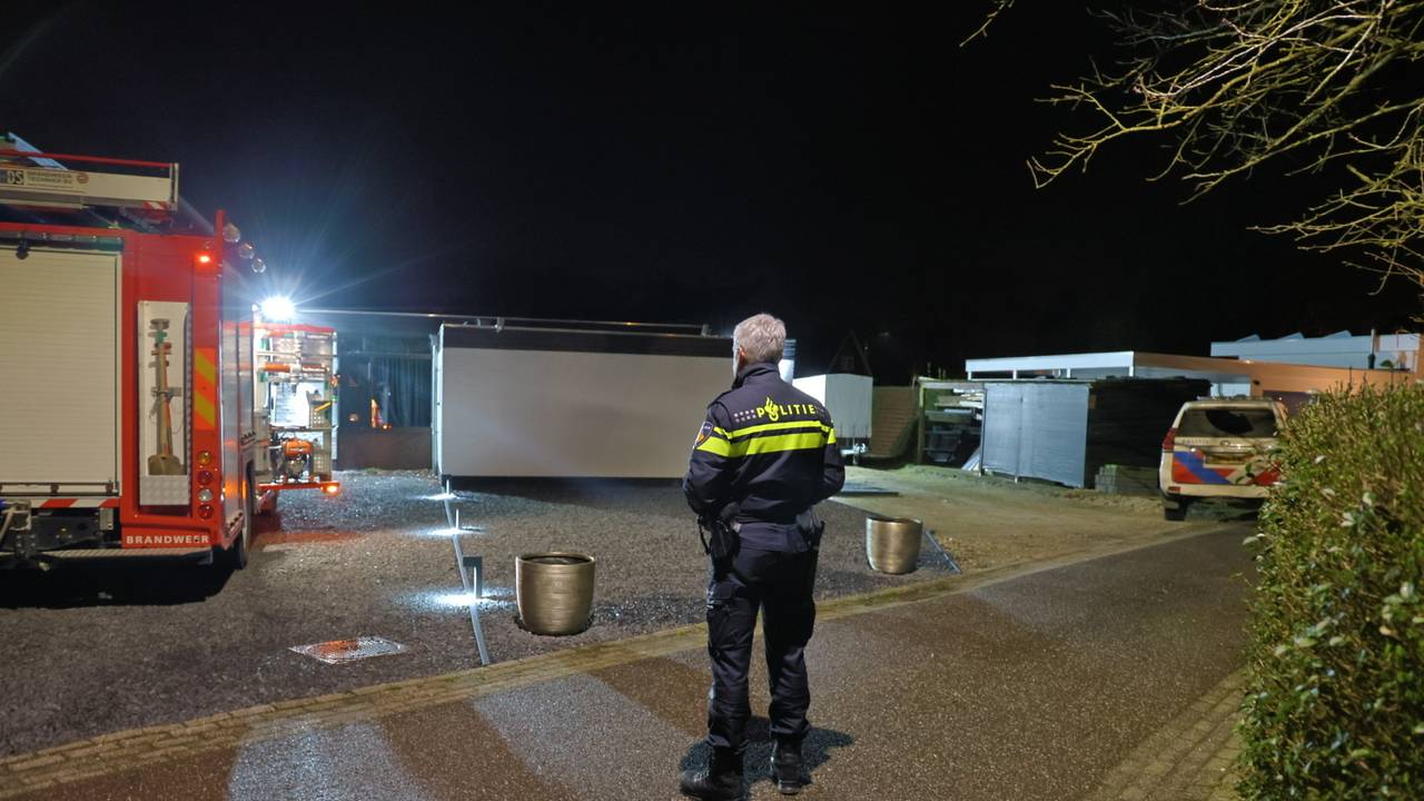 Het huis in Stevensbeek werd binnengevallen vanwege handel in verdovende middelen (foto: SK Media).