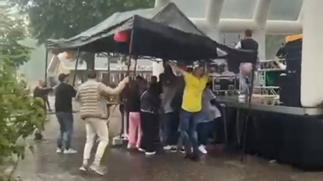 Hoe Een Totaal Verregende Dag Toch Een Gezellig Feestje Werd - Omroep  Brabant