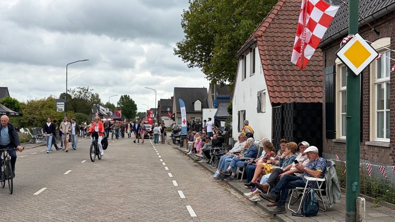 Stoeltjes langs het parcours (foto: Lobke Kapteijns).