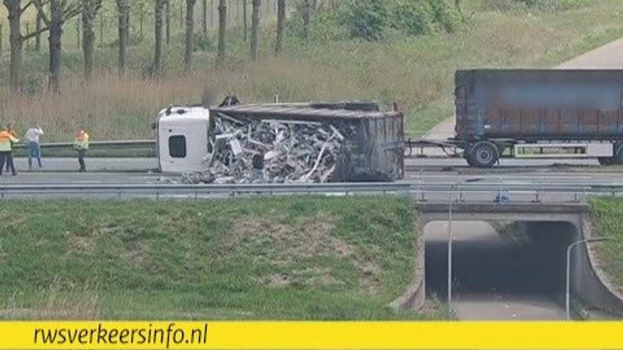 Vrachtwagen Veghel (Foto: Rijkswaterstaat)
