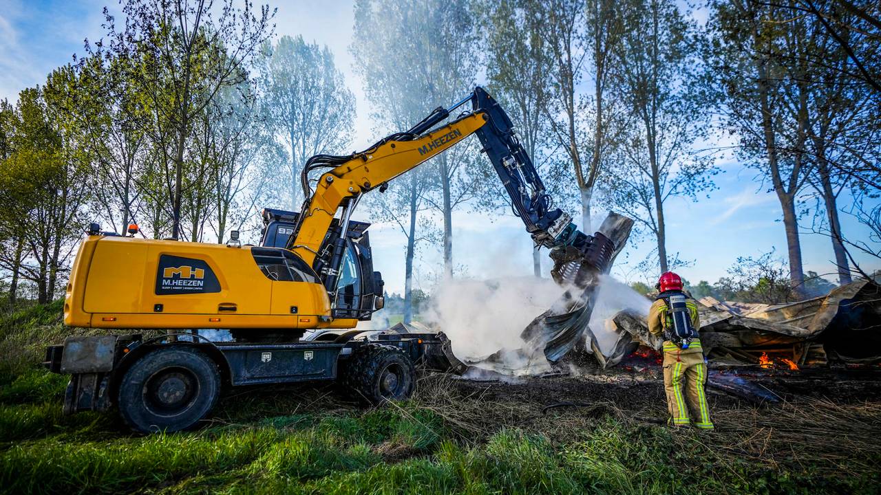 Er bleef niks over van de oude paardenstal (foto: Persbureau Heitink).