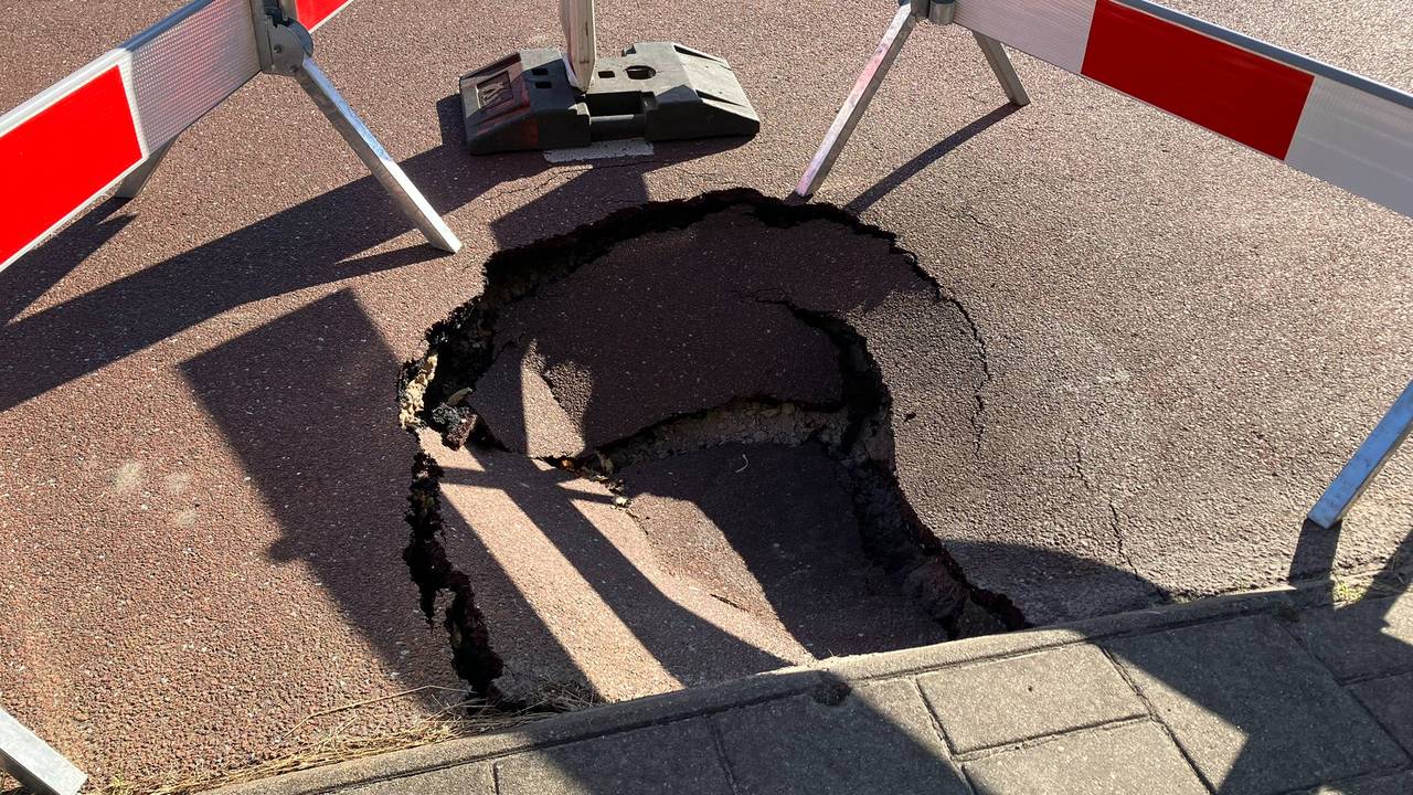 Het zinkgat (foto: weginspecteur Sven).