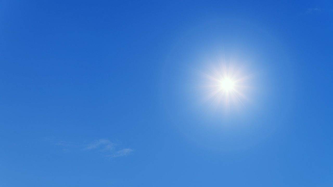 Dit kunnen we de komende drie dagen verwachten: zon en een strakblauwe lucht. (foto: Pixabay)