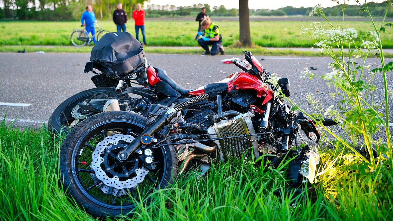 Motorrijder (40) Overlijdt Na Botsing Tegen Boom In Vessem - Omroep Brabant